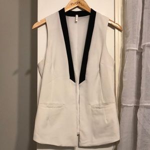 Willow and Clay Stylish Vest